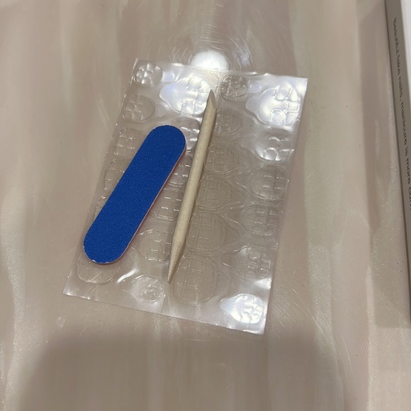 2 pack press on nails - Picture 2 of 2